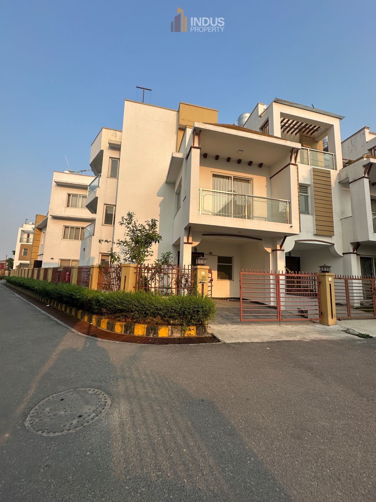 Main property photo